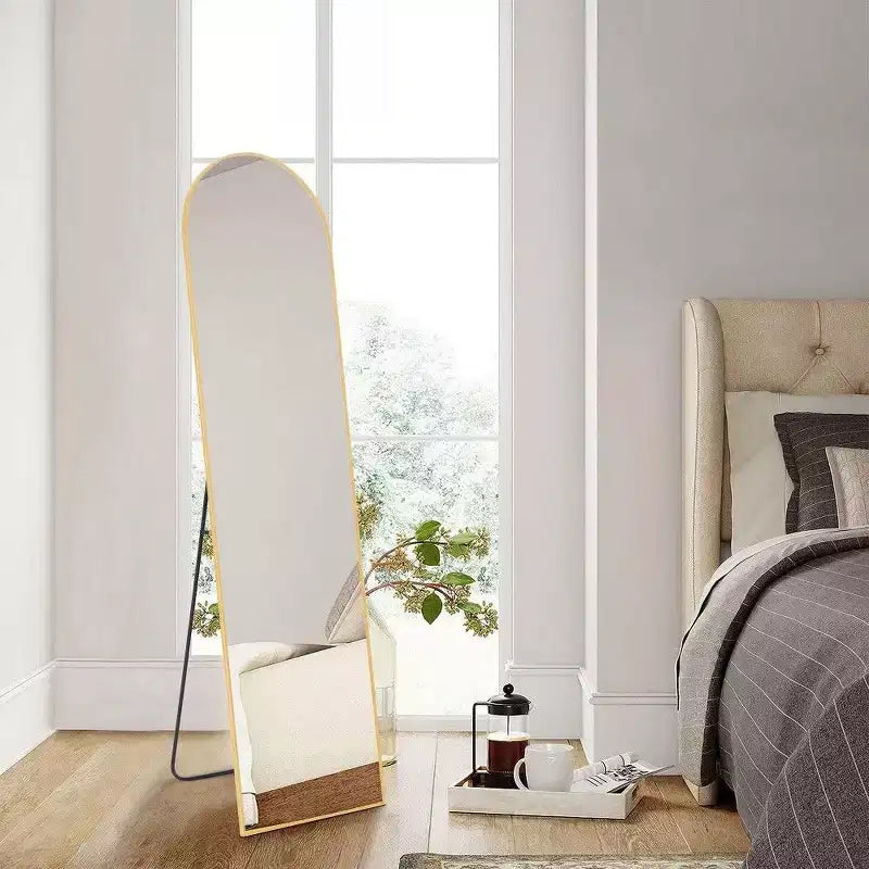 Specchio a figura intera con cornice in lega di alluminio